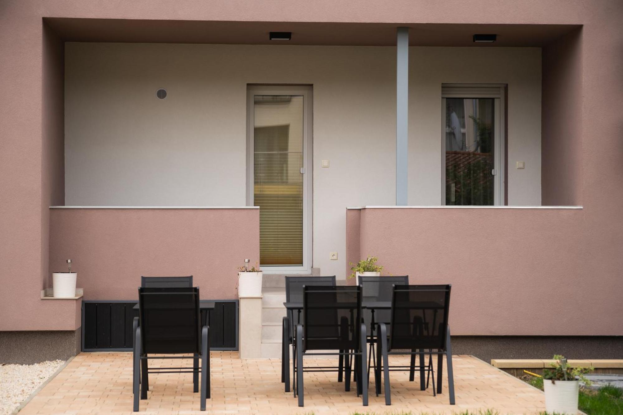 H30 Apartman Pécs Extérieur photo