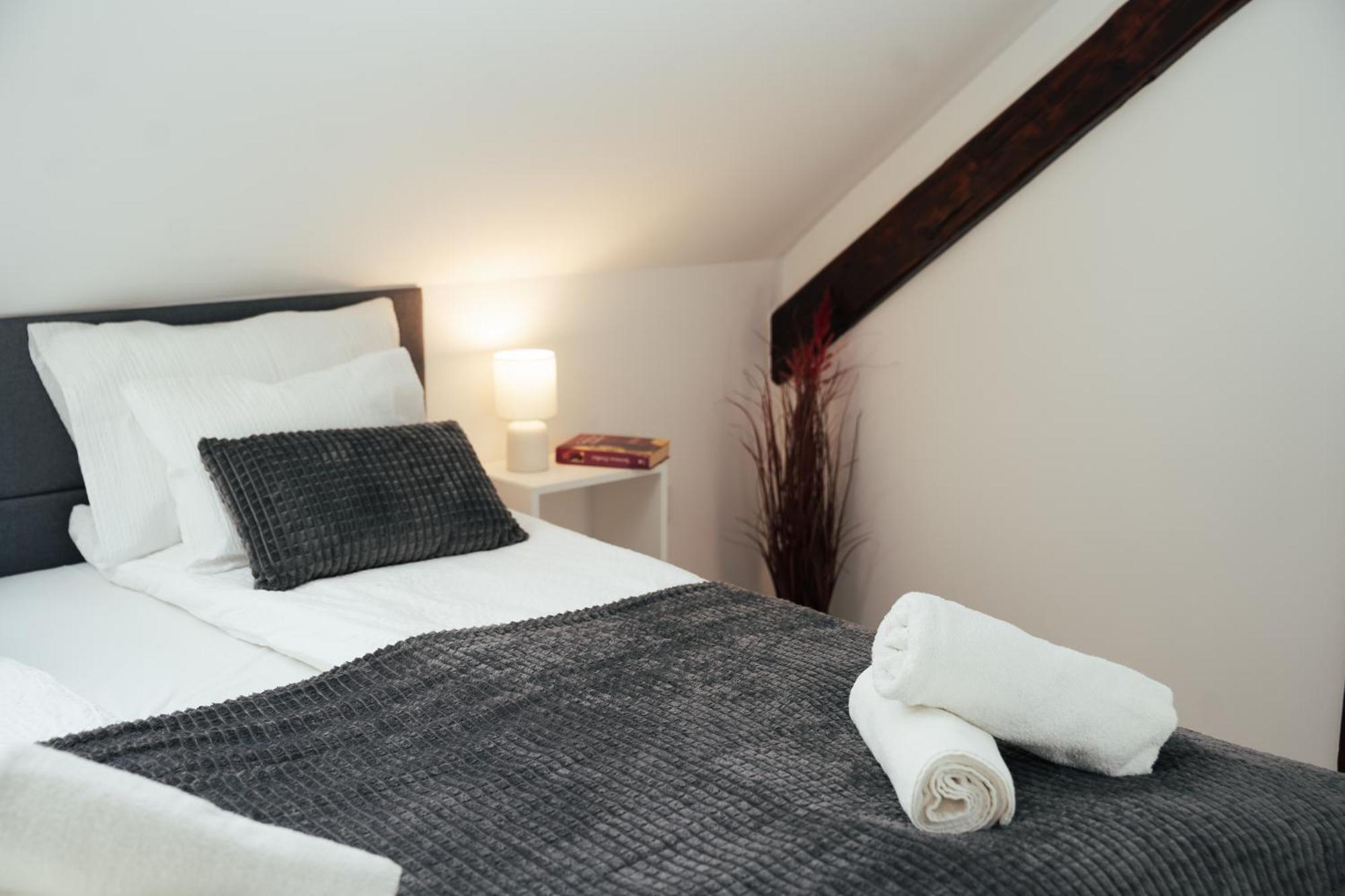 H30 Apartman Pécs Extérieur photo